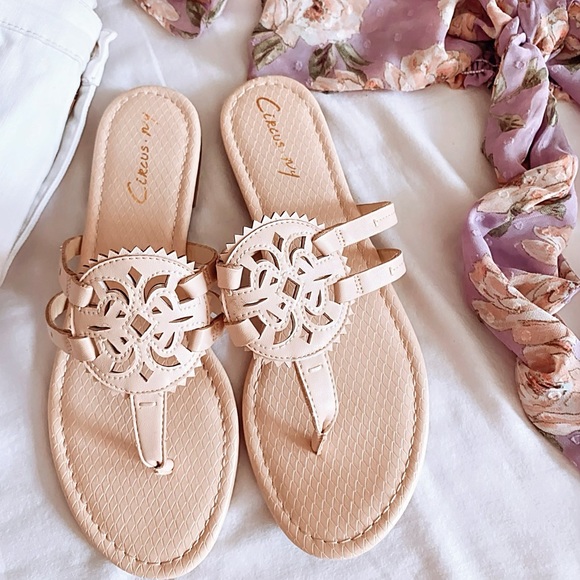 Circus by Sam Edelman canyon sand thong sandals - Picture 1 of 8